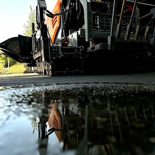 Natürlich, hier ist ein Instagram-Beitrag für dich:

—

🚧✨ Schnappschüsse der Woche! ✨🚧

Unsere Asphaltkolonne war diese...